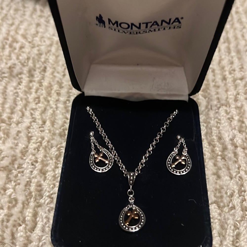 NWOT Montana Silversmiths necklace